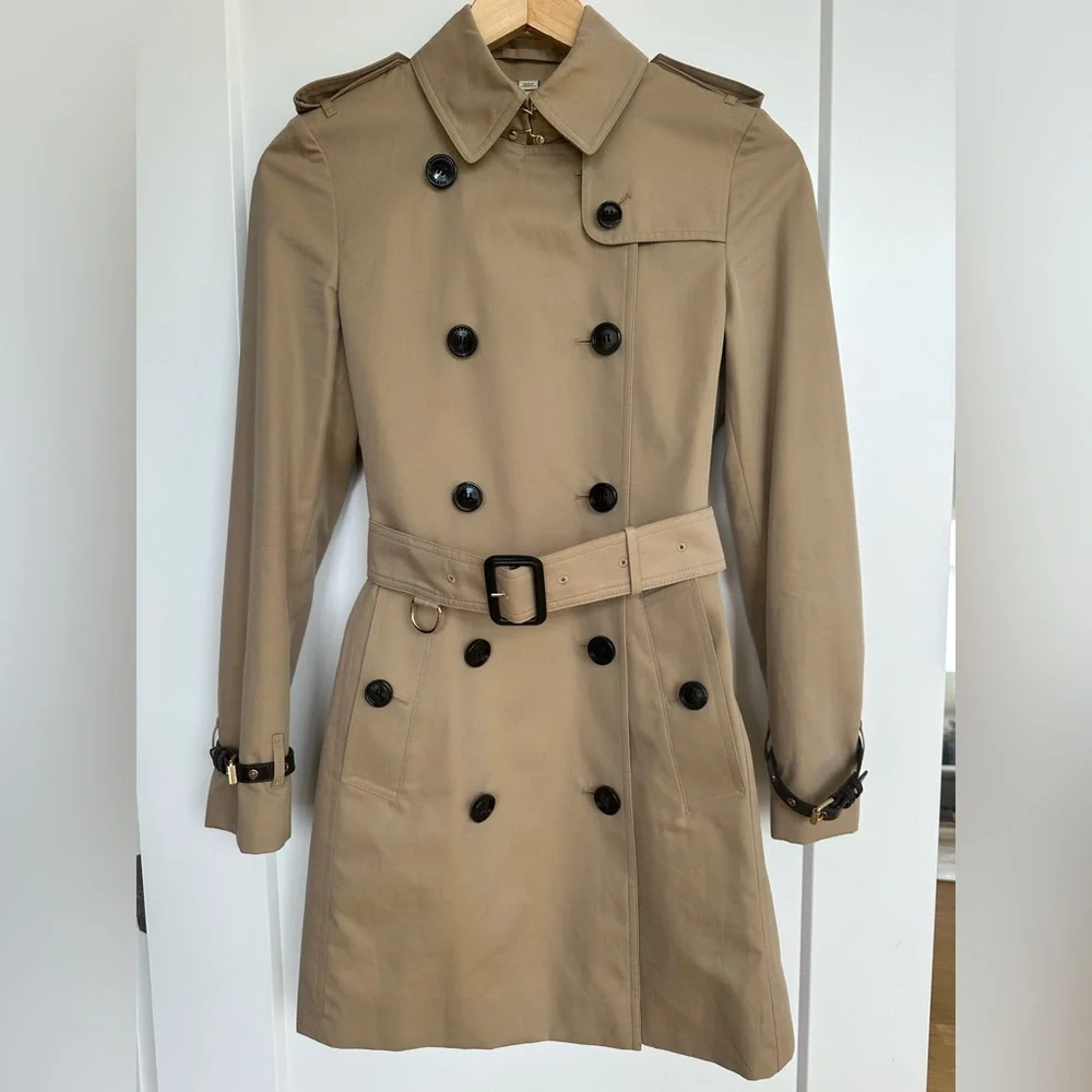 Burberry Kensington Trench Coat - Picture 1 of 8